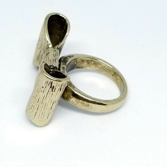 Large Bow Textured Gold Tone Ring 6.75 - Picture 3 of 5